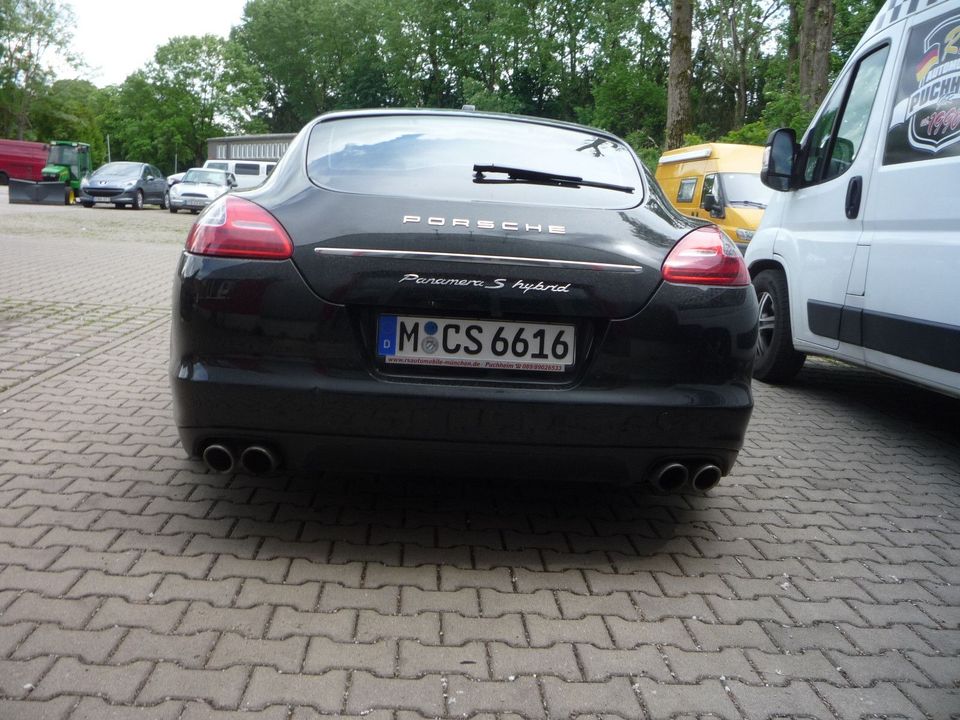 Porsche Panamera S Hybrid in Puchheim