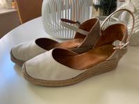 Unisa Keilabsatz Sandaletten Espadrilles Wedges Leder weiß 39 Hessen - Groß-Umstadt Vorschau