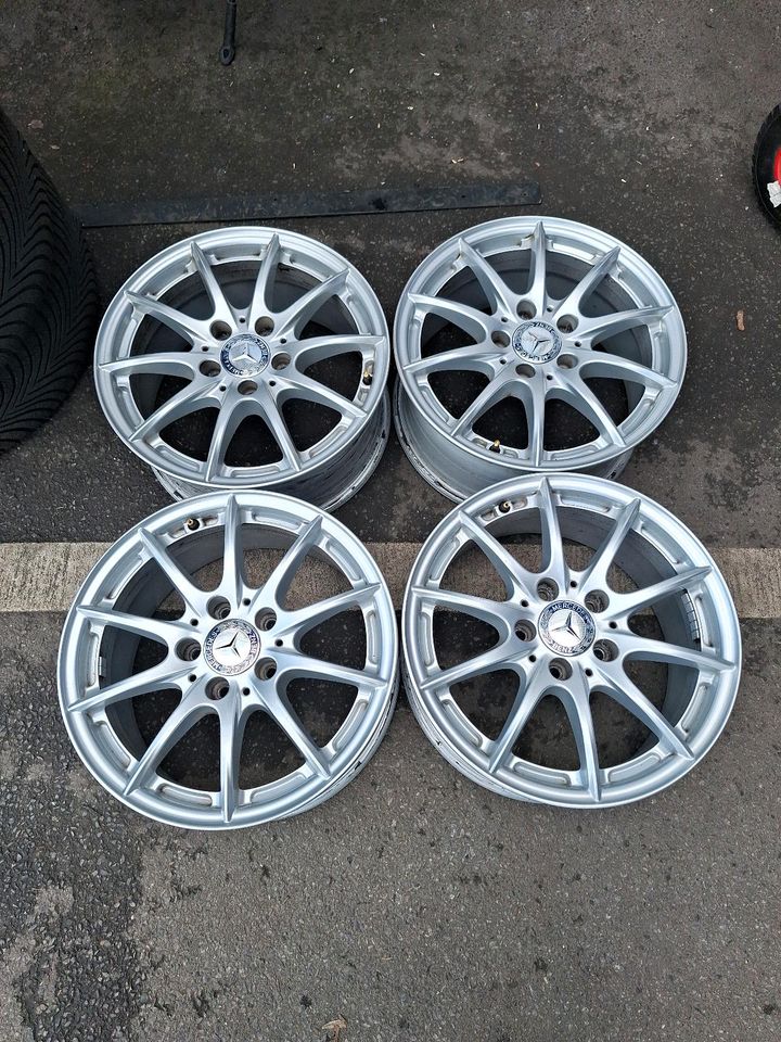 4× 7,5×16-Zoll Alufelgen Mercedes-Benz ET 45,5 in Würselen