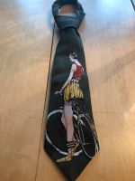 Vintage Krawatte aus reiner Seide/ Dame auf Fahrrad ca.80er Jahre Bayern - Hammelburg Vorschau