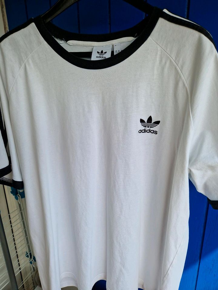 original Adidas Herren T Shirt, 3 Stripes  Gr. 2 XL in Essen