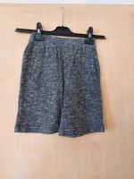 kurze Hose / Shorts grau Größe 116 / 122 von Kidsworld Kr. München - Unterschleißheim Vorschau