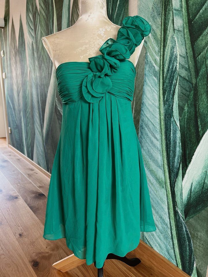 Laona Kleid 38 M grün Cocktailkleid Partykleid in Rheinmünster