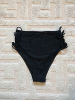 Bikini Hose Hollister S schwarz Neuhausen-Nymphenburg - Neuhausen Vorschau