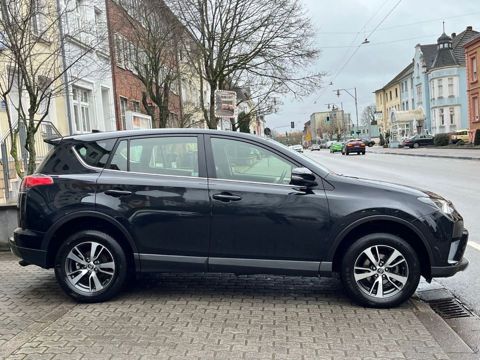 Toyota RAV 4 2,0 AWD Automatik, Facelift in Dillingen (Saar)