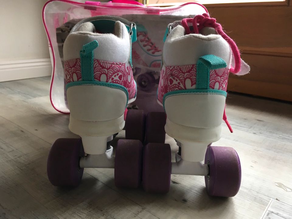 Rollschuhe für Mädchen in Brunsbuettel