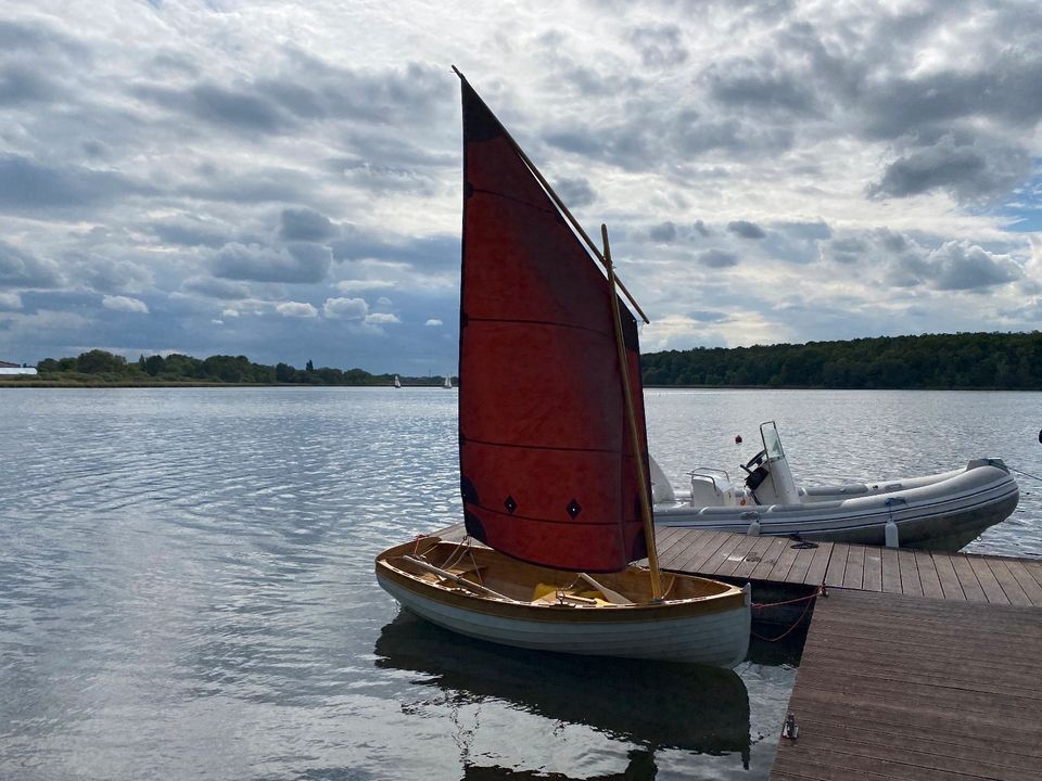 Holzboot, Segelboot, Ruderboot, Beiboot, Dinghy, Segelyacht in Frankfurt (Oder)