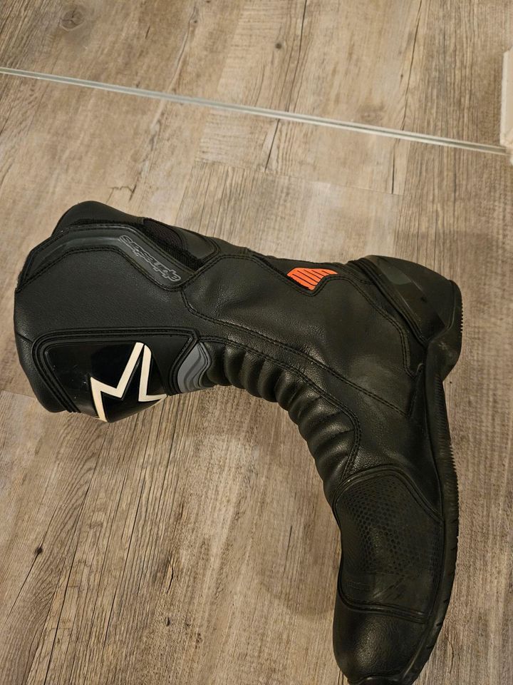 Alpinestars Motorrad Stiefel SMX6 v2 Gr. 46 schwarz/weiß/rot in Magdeburg