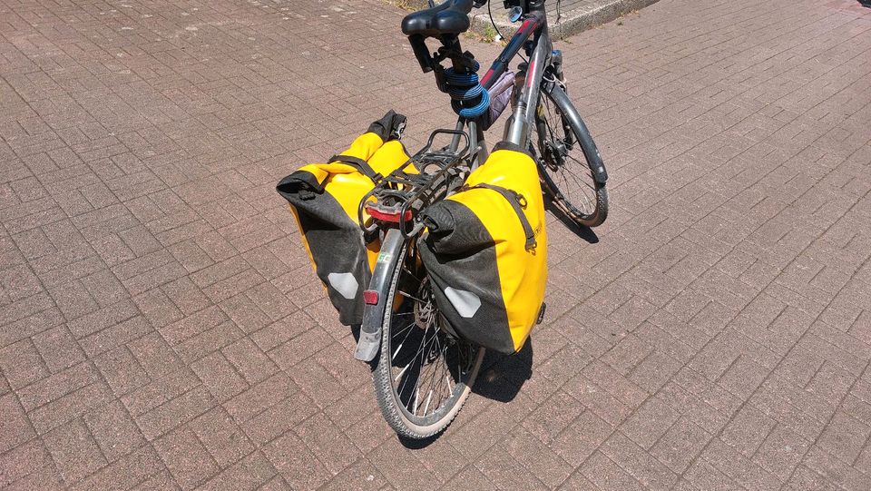 Ab 10 € Fahrradtaschen Satteltaschen Ortlieb Backroller zu leihen in Kassel