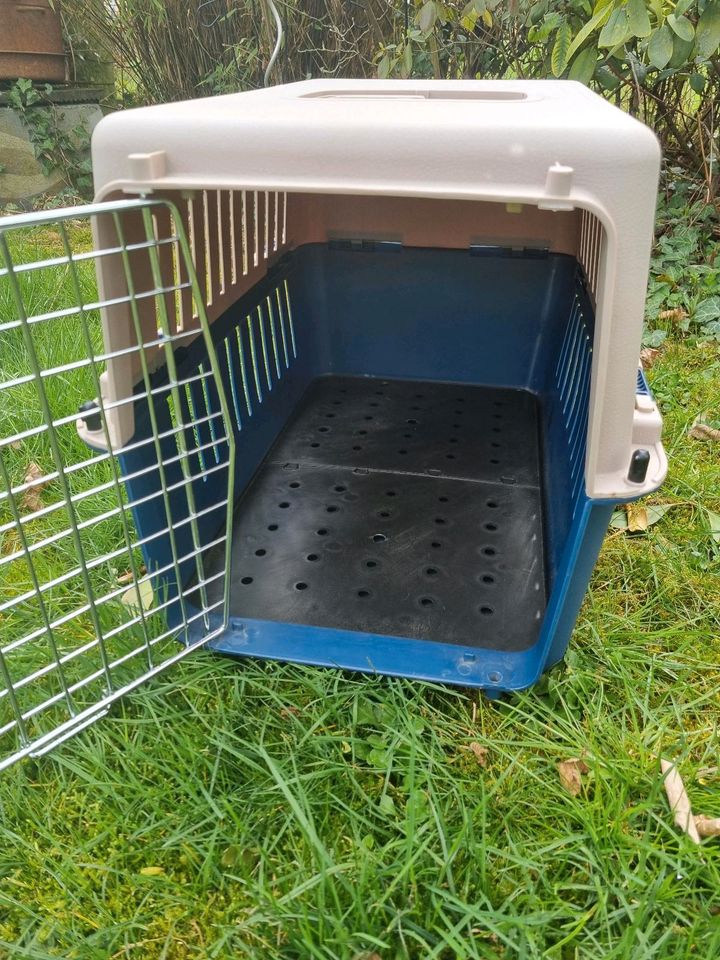 Hunde Box - Transportbox - 60 x 40 cm in Hüttenberg