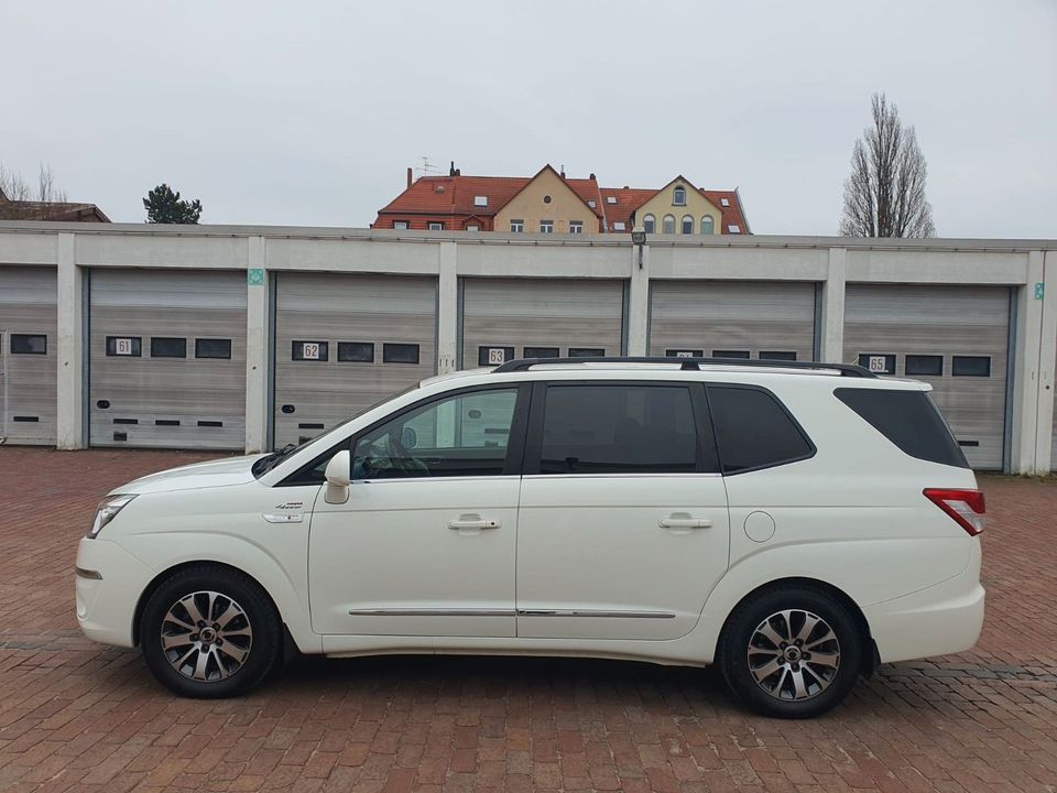 Ssangyong Rodius 2,2 E-XDI220  Turismo 4WD, Aut., 7 Sitzer in Hannover