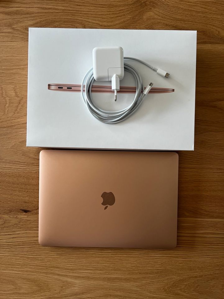 MacBook Air 13” 2020 256GB 8GB RAM Roségold in Erfurt