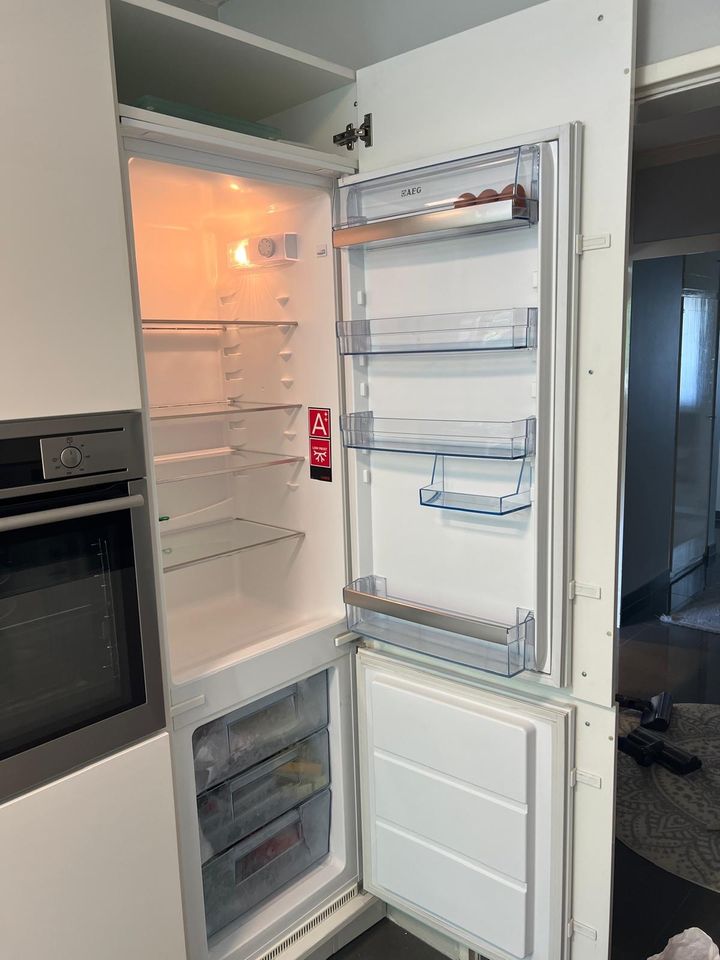 Einbau Kühlschrank im guten Zustand in Bornheim