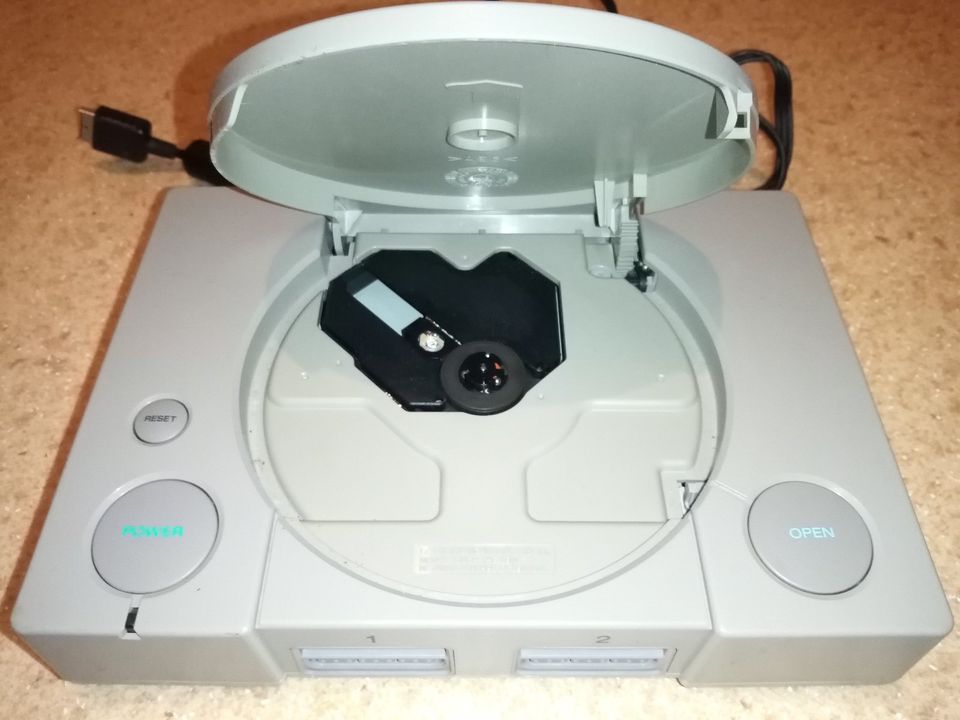 Playstation 1 Original Sony mit Final Fantasy VII in Aachen