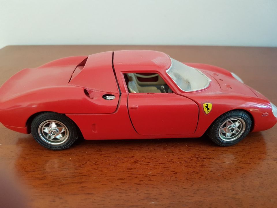 Modell-Auto Ferrari 250 Le Mans 1965 Burago Rot, gepflegt in München