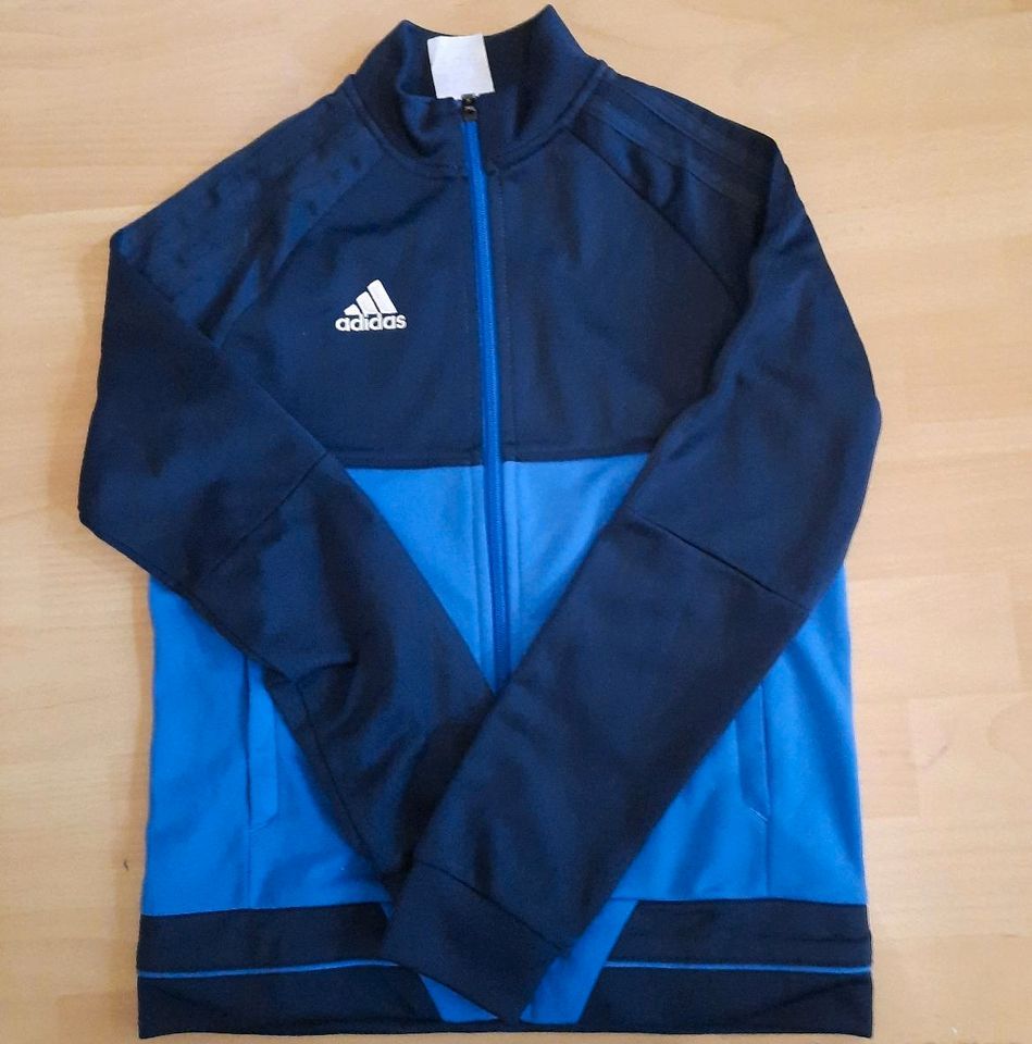 Hummel Adidas Shirt kurze lange Hose Jacke 140 152 158 164 170 in Leipzig