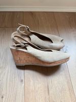 Tamaris 38 Wedges Keilabsatz Peep toes Wildleder Sandalen beige Eimsbüttel - Hamburg Eimsbüttel (Stadtteil) Vorschau