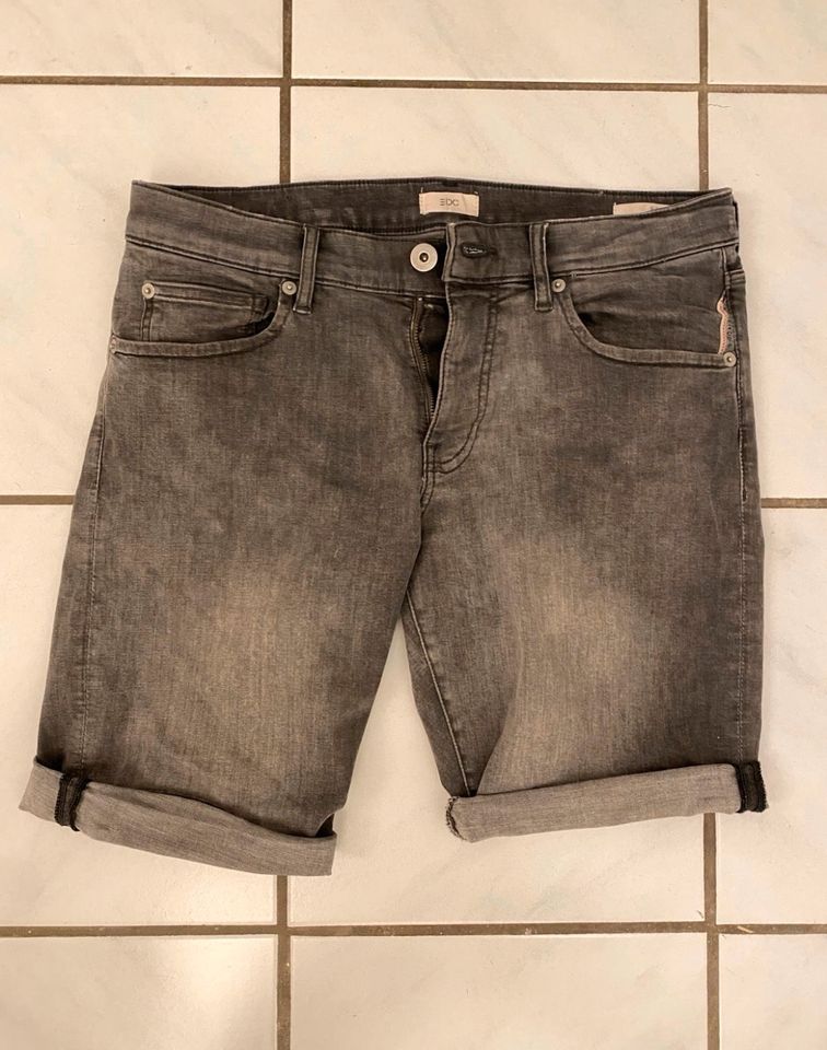 Esprit J&J Review Jeans Shorts Hose 32 anthrazit grau dunkel TOp in Köln