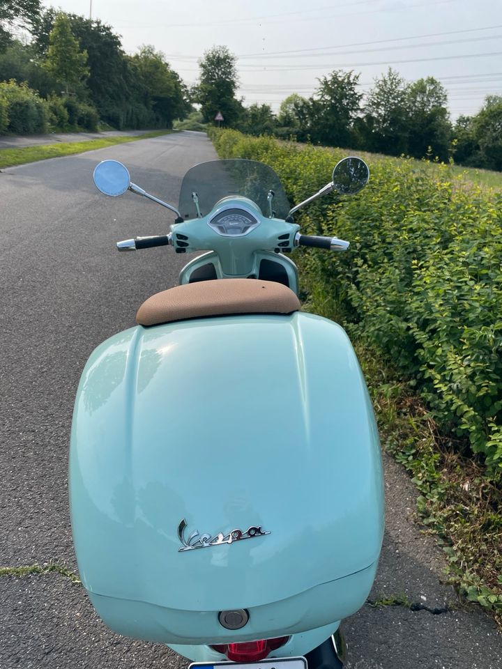 Vespa mint GTS 125 in Köln