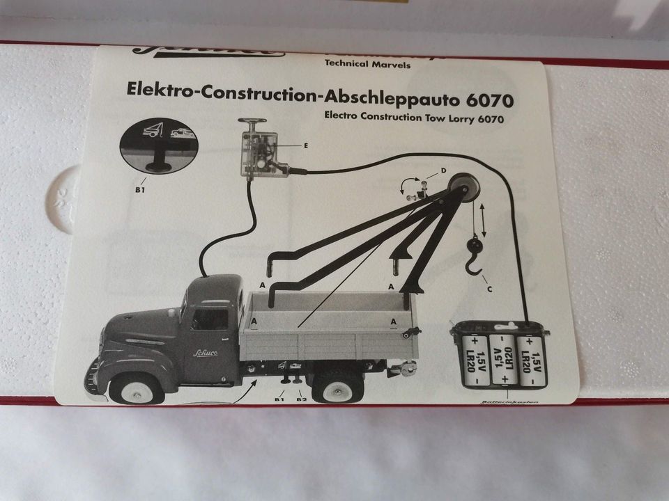 Schuco 1:18 Elektro-Construktion-Abschleppwagen 6070 in Merchweiler