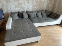 Wohnlandschaft, Couch, Sofa  weiß/ grau mit 12 Kissen Bayern - Nersingen Vorschau