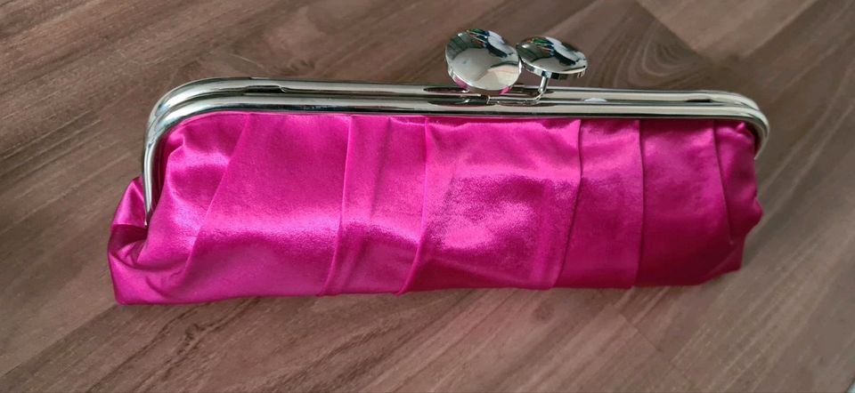 Tasche Clutch von Menbur in pink in Laatzen