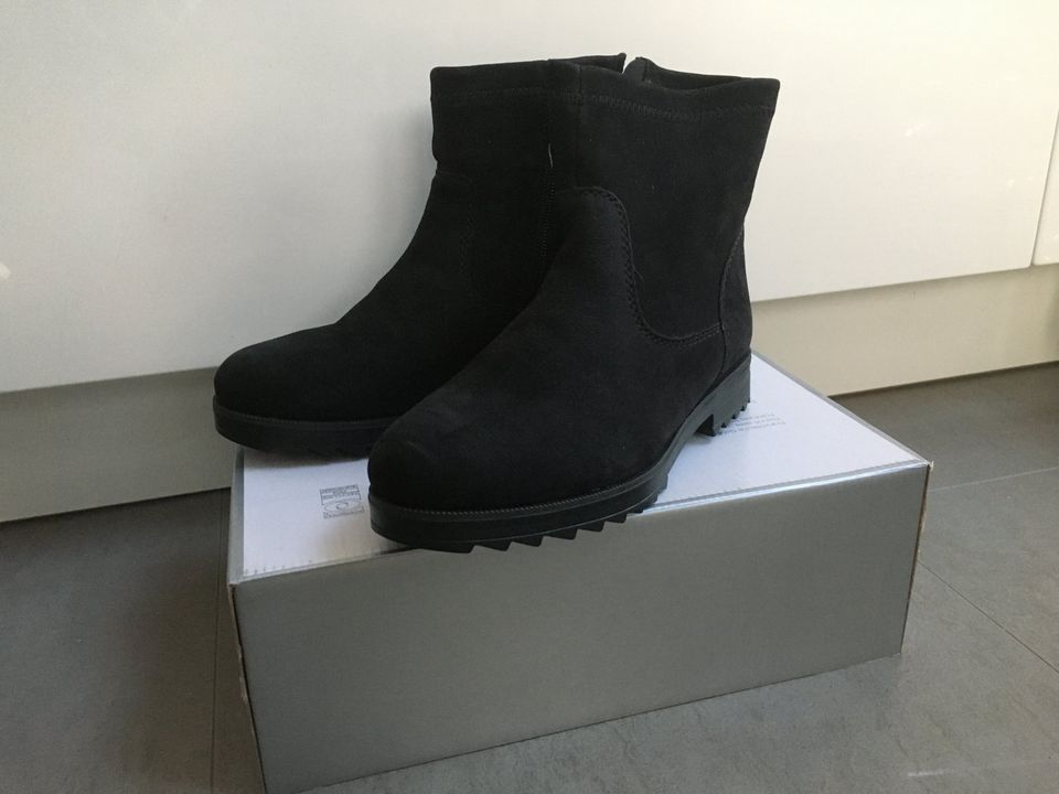 remonte, Schuhe Stiefel gefüttert Winter Weihnachten, Gr.36 - NEU in Laatzen