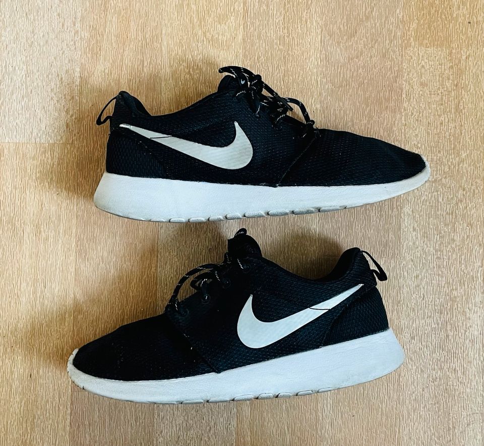 Nike Roshe Run Sneaker Schuhe Ausverkauft Rarität in Rheinland-Pfalz -  Mainz | eBay Kleinanzeigen ist jetzt Kleinanzeigen