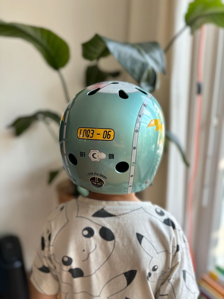 Nutcase Little Nutty Mips Helm, Tin Robot, Fahrradhelm in München