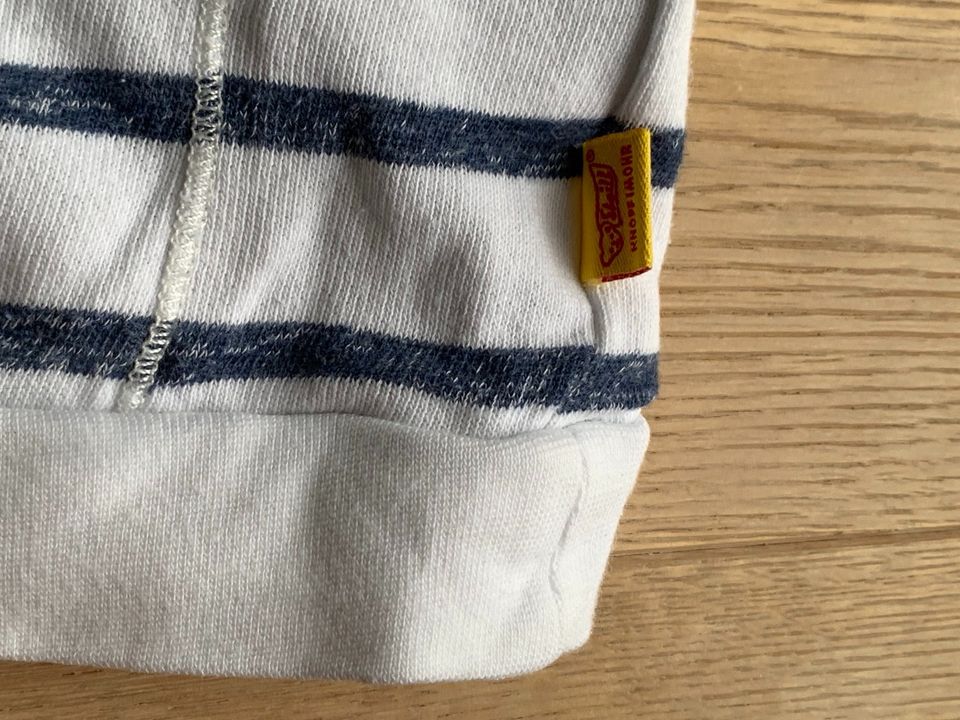 TOP//STEIFF❤️schöner Kapuzen-Pullover Quietsche/ Patches Gr. 110❤ in Berlin