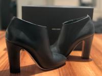 Original Dolce & Gabbana Stiefeletten ungetragen in 39.5 Größe Lindenthal - Köln Sülz Vorschau