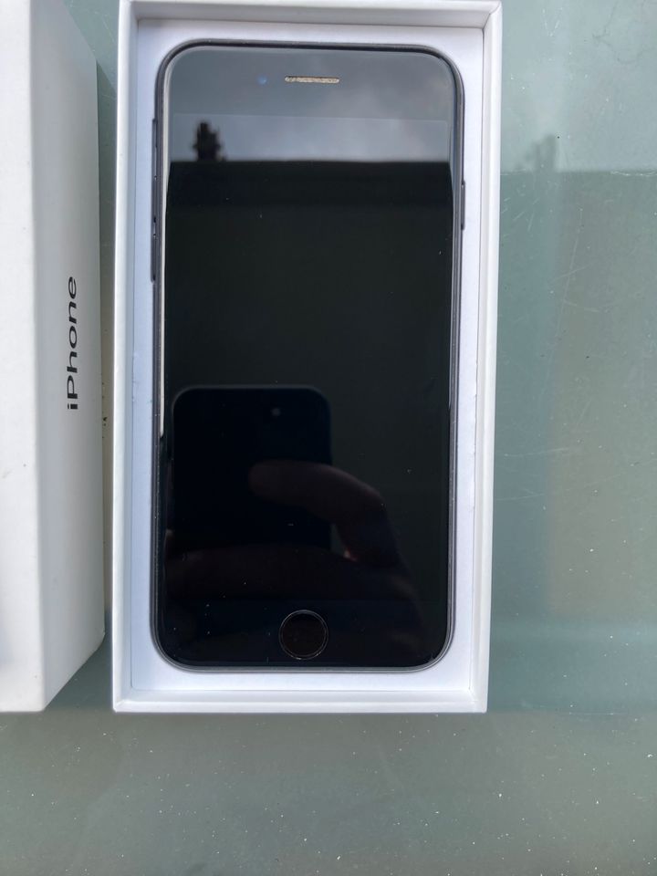 iPhone 7 32GB Black Schwarz guter Zustand OVP in Dortmund