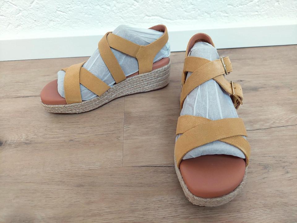 NEU Gelbe Sandalen Sandaletten Highheels von Clarks, Gr. 38 in Ergoldsbach