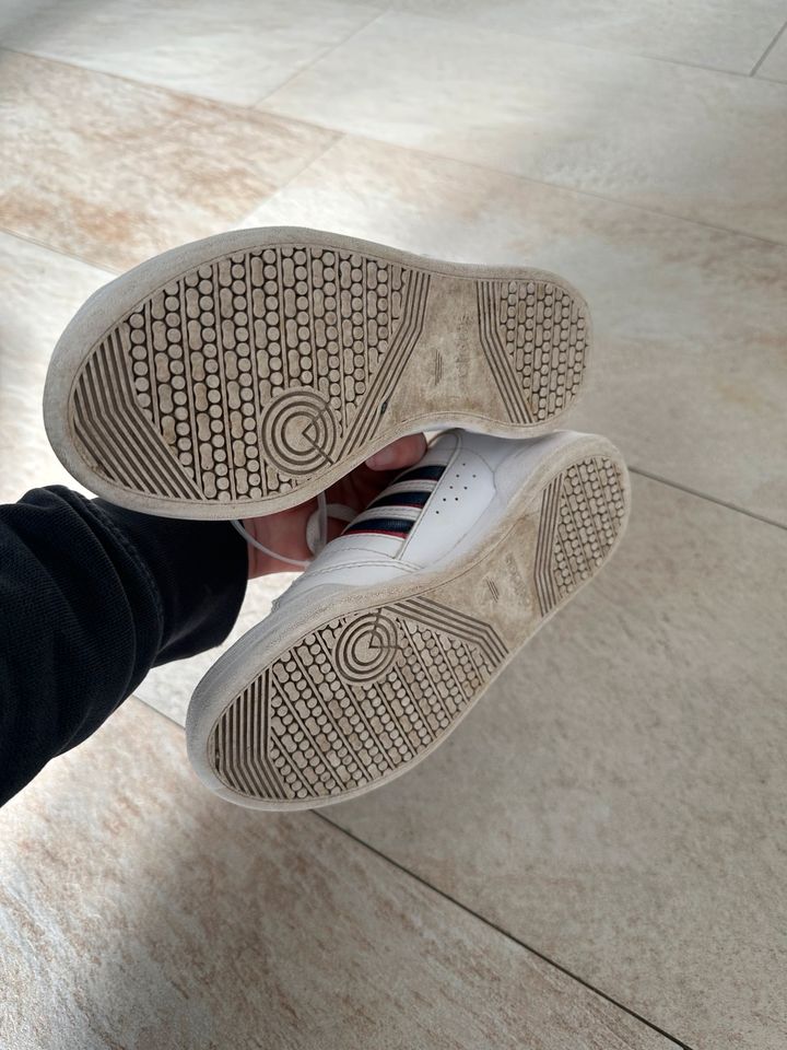 Adidas Sneaker/Schuhe Ge. 32 in Hille