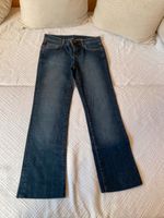 Jeans Zara Woman Gr. 40 / M mit Schmucksteinen Hessen - Oberursel (Taunus) Vorschau