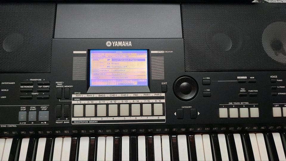 Yamaha PSR S550 Keyboard in Weiden (Oberpfalz)