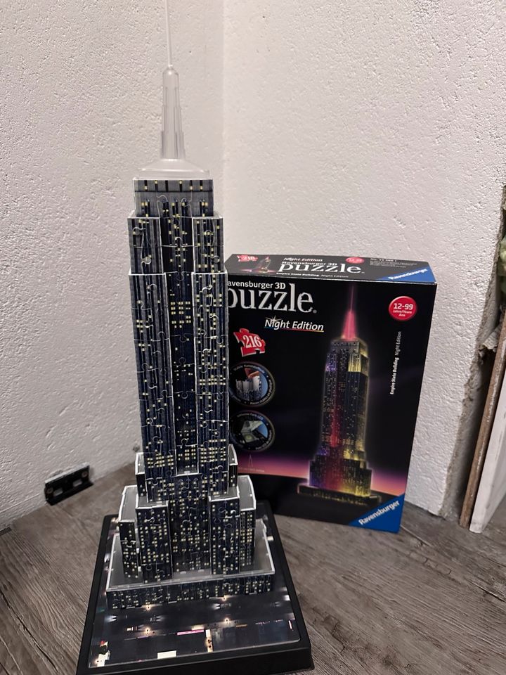 Ravensburger Puzzle Night Empire State Building in Wanna