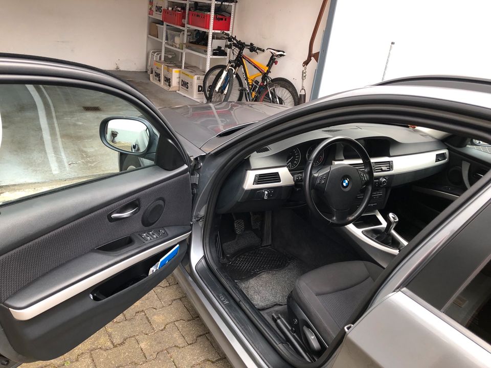 BMW 320d Touring E91 in Reutlingen