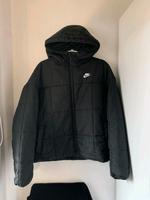Winterjacke THERMA-FIT Nike schwarz Gr. M-L, neuwertig Berlin - Charlottenburg Vorschau