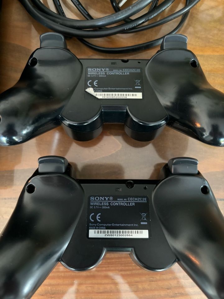 PlayStation 3 + 2 Controller + 1 Move Motion Controller + Kamera in Hattingen