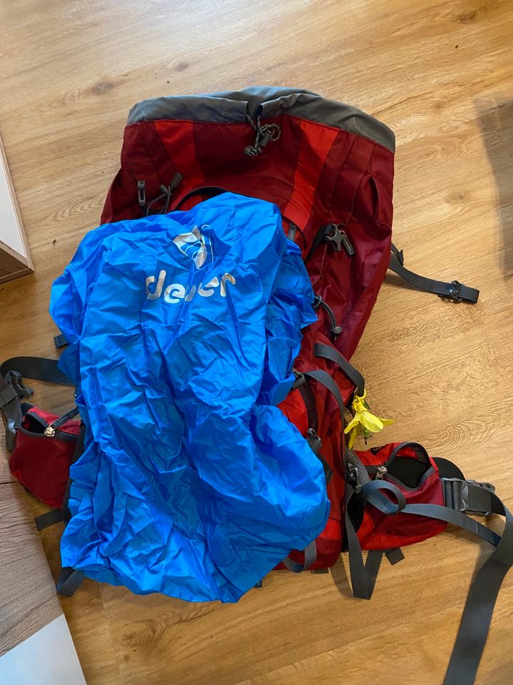 Deuter Rucksack 45+10 in Falkensee