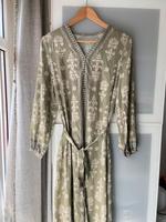 Schönes langes Damen Sommerkleid/ Maxikleid Satin Kleid Altona - Hamburg Altona-Nord Vorschau