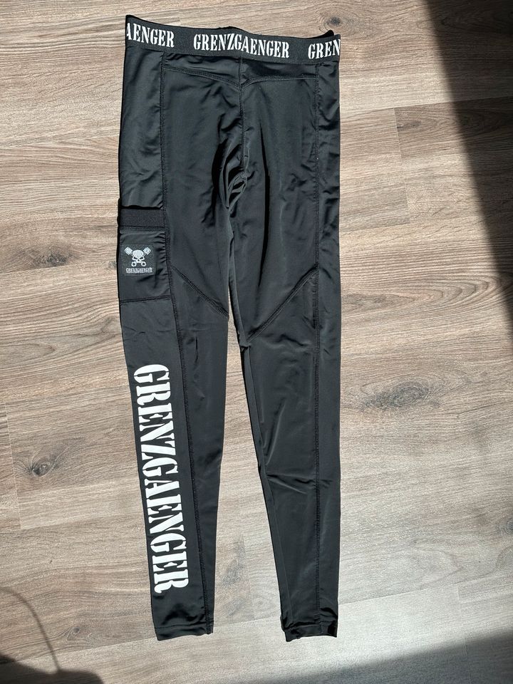 Grenzgänger Leggings (S) + Sport BH (M) in Menden