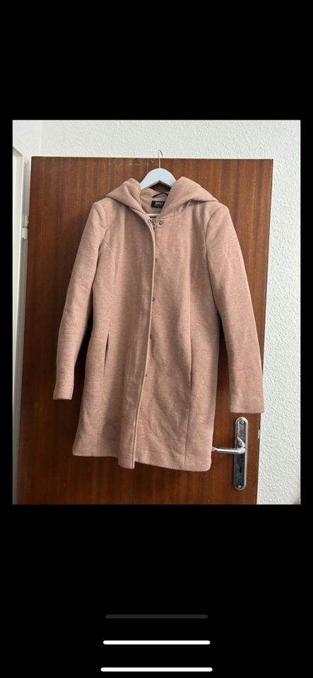 Ein Damen Mantel und eine Lederjacke, Gr 40, je20€ in Halstenbek