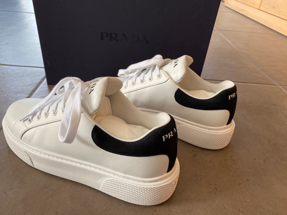 Prada Sneaker Gr. 39 NEU! in Kelheim