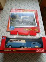 Schuco Junior Line 1:43 VW BUS in Blau  mit Wohnanhänger Hessen - Roßdorf Vorschau