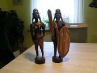 2 alte afrikanische Holzfiguren Paar als Krieger Handarbeit 32cm Harburg - Hamburg Neugraben Vorschau