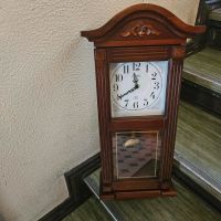 Vintage Uhr Holz Mit Engelmotiv Berlin - Charlottenburg Vorschau