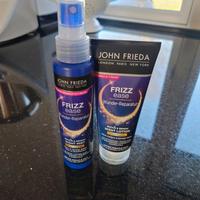 frizz ease Wunderreparatur  Haarpflege Spray und Creme Schleswig-Holstein - Sörup Vorschau