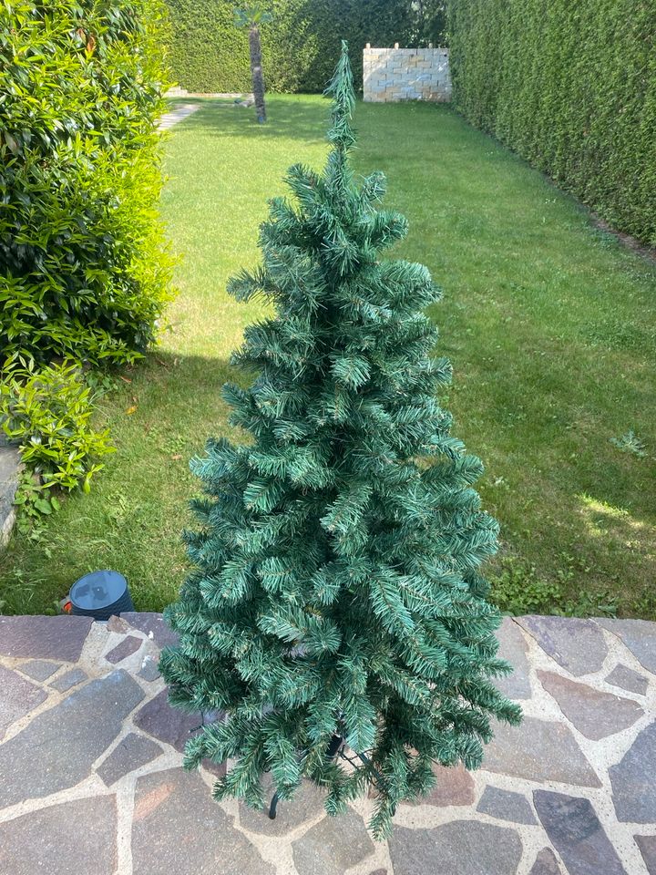 Weihnachtsbaum 150cm künstlich in Rohr Mittelfr.